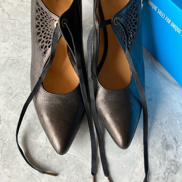 John Fluevog Estella Gold Scroll Heels - Picture 9 of 16